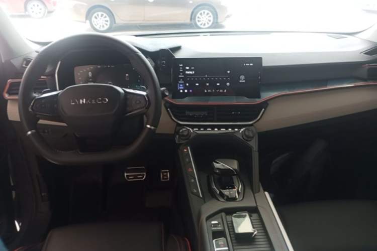 Used Lynk & Co 06 2020 1.5T YAO Halo Center Console