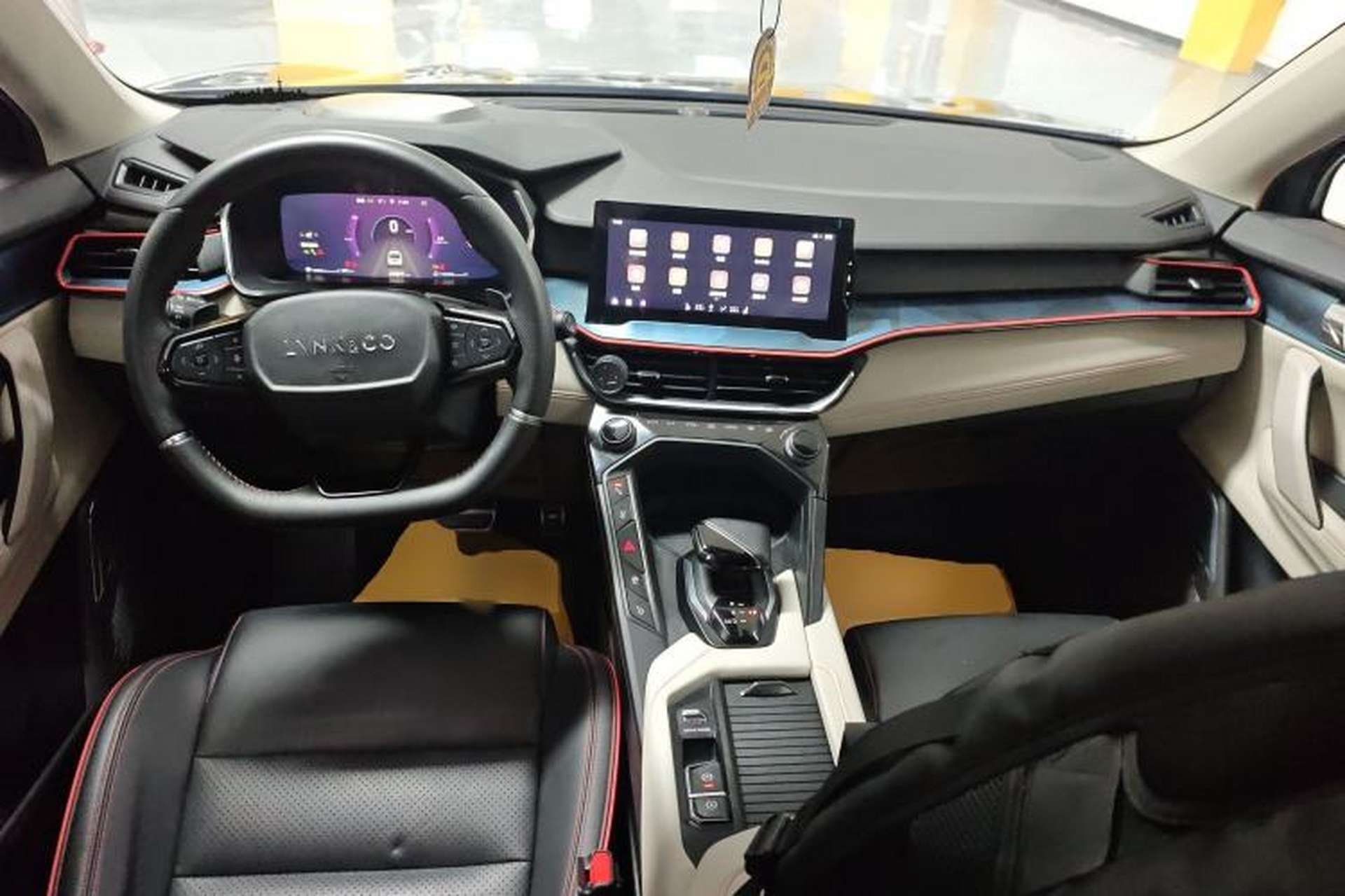 Used Lynk & Co 06 2020 1.5T YAO Halo Center Console