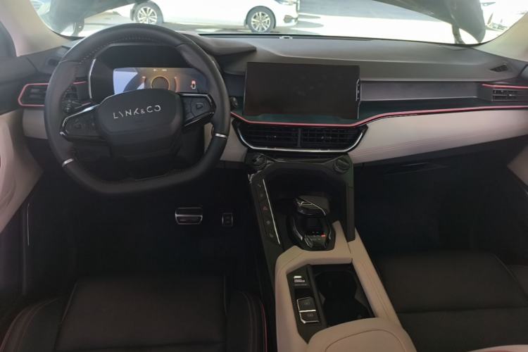 Used Lynk & Co 06 2020 1.5T YAO Halo Center Console