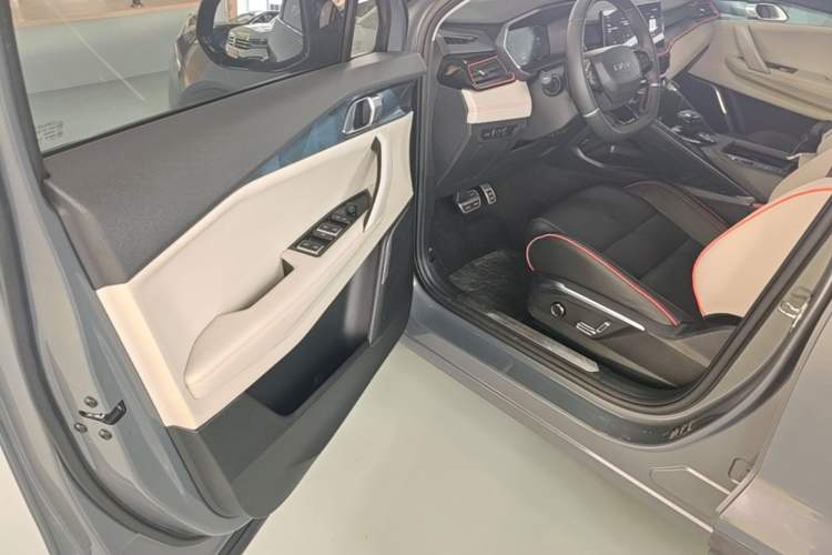 Used Lynk & Co 06 2020 1.5T YAO Halo Driver Seat
