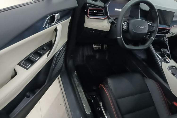 Used Lynk & Co 06 2020 1.5T YAO Halo Driver Seat