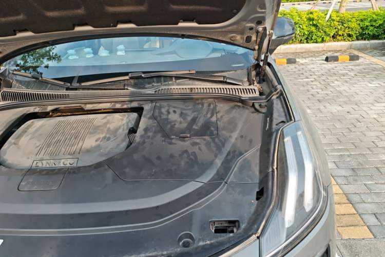 Used Lynk & Co 06 2020 1.5T MHEV Pro Engine Bay Left