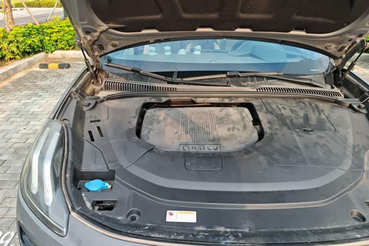 Used Lynk & Co 06 2020 1.5T MHEV Pro Engine Bay Right