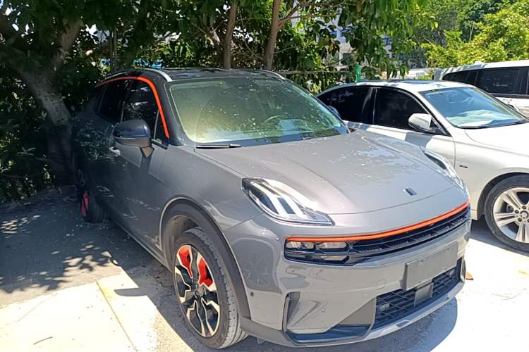 Used Lynk & Co 06 2020 1.5T YAO Halo Front Right 45 Deg