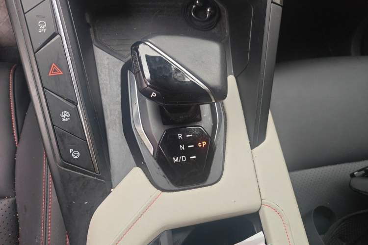 Used Lynk & Co 06 2020 1.5T YAO Halo Gear Lever