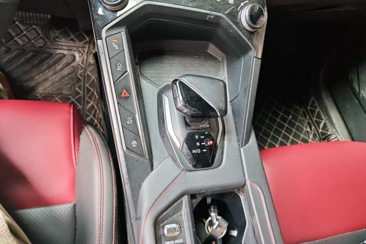 Used Lynk & Co 06 2020 1.5T JinPro model Gear Lever