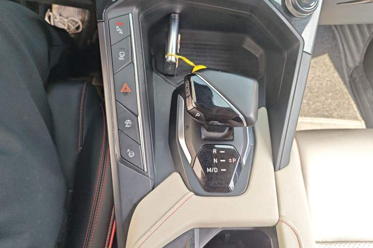 Used Lynk & Co 06 2020 1.5T YAO Halo Gear Lever