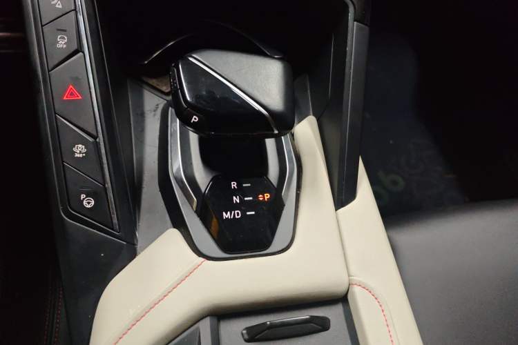 Used Lynk & Co 06 2020 1.5T YAO Halo Gear Lever