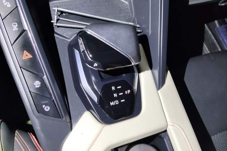 Used Lynk & Co 06 2020 1.5T YAO Halo Gear Lever