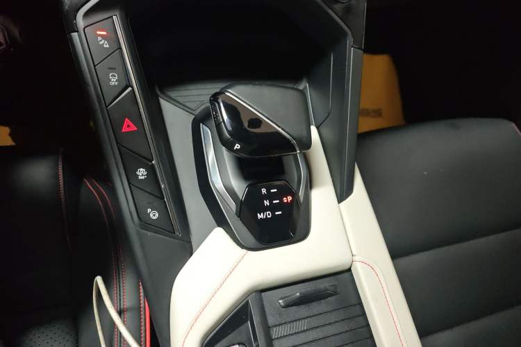 Used Lynk & Co 06 2020 1.5T YAO Halo Gear Lever