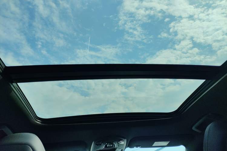 Used Lynk & Co 06 2020 1.5T JinPro model Headliner