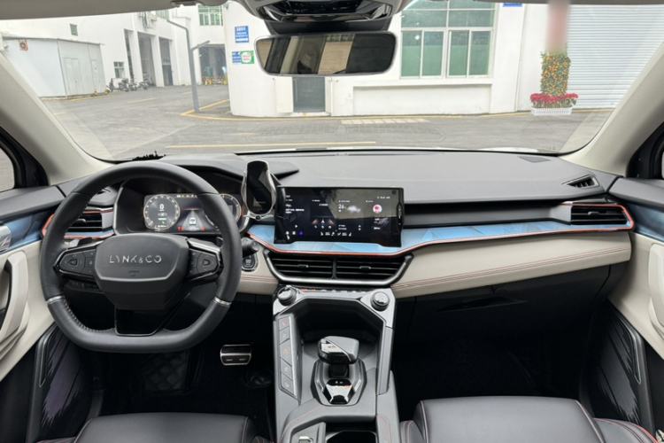 Used Lynk & Co 06 2020 1.5T YAO Halo Interior 1