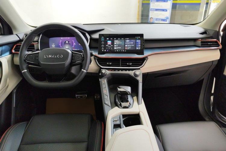Used Lynk & Co 06 2020 1.5T YAO Halo Interior 1