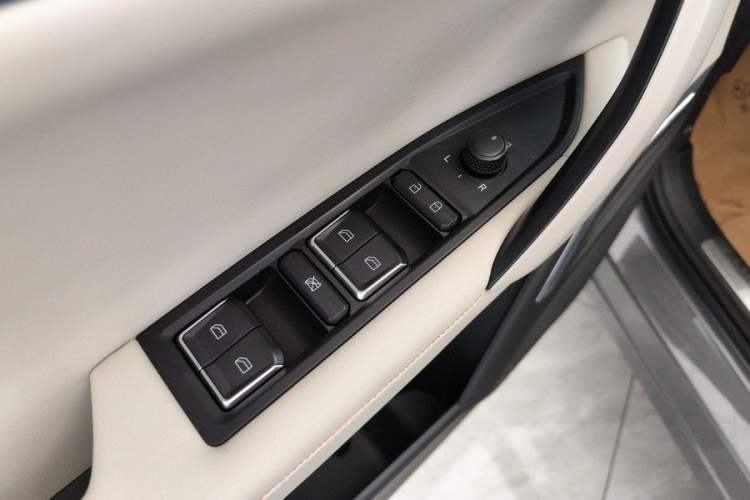 Used Lynk & Co 06 2020 1.5T YAO Halo Interior 10