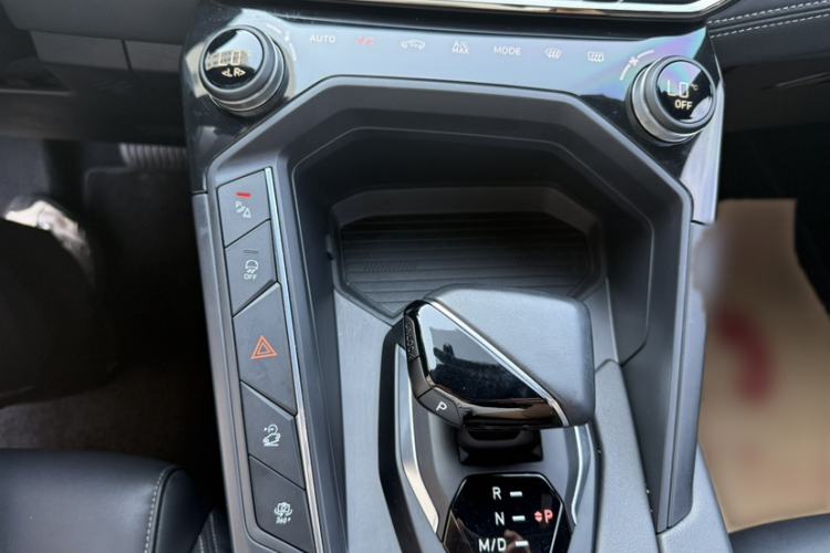 Used Lynk & Co 06 2020 1.5T JinPro model Interior 11
