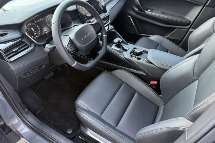 Used Lynk & Co 06 2020 1.5T JinPro model Interior 4