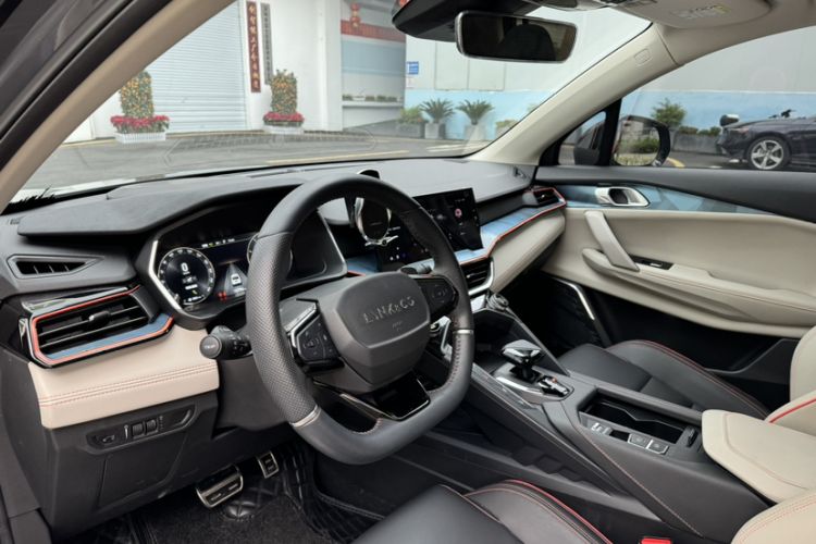 Used Lynk & Co 06 2020 1.5T YAO Halo Interior 4