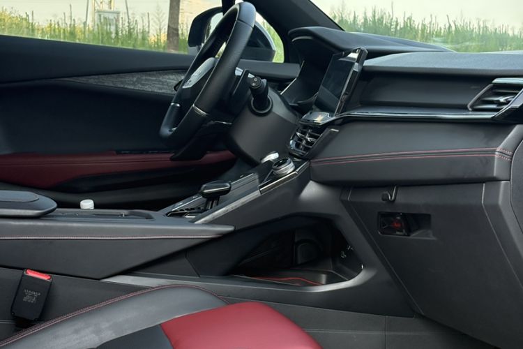 Used Lynk & Co 06 2020 1.5T JinPro model Interior 4