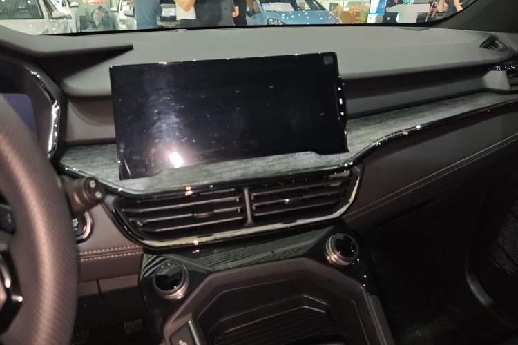 Used Lynk & Co 06 2020 1.5T JinPro model Interior 4