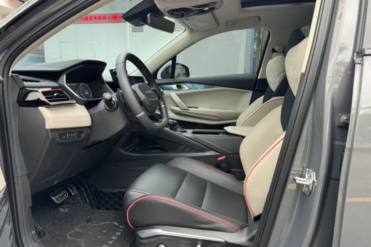 Used Lynk & Co 06 2020 1.5T YAO Halo Interior 5