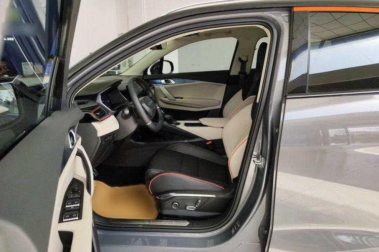 Used Lynk & Co 06 2020 1.5T YAO Halo Interior 5