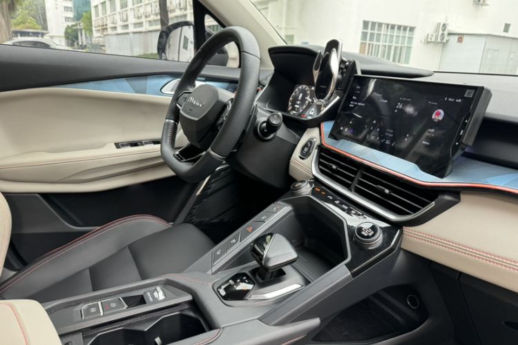 Used Lynk & Co 06 2020 1.5T YAO Halo Interior 6