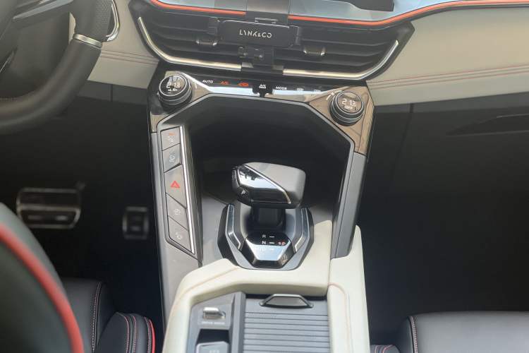 Used Lynk & Co 06 2020 1.5T YAO Halo Interior 6