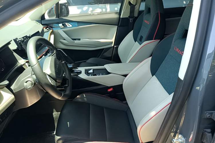 Used Lynk & Co 06 2020 1.5T YAO Halo Left Front Seat