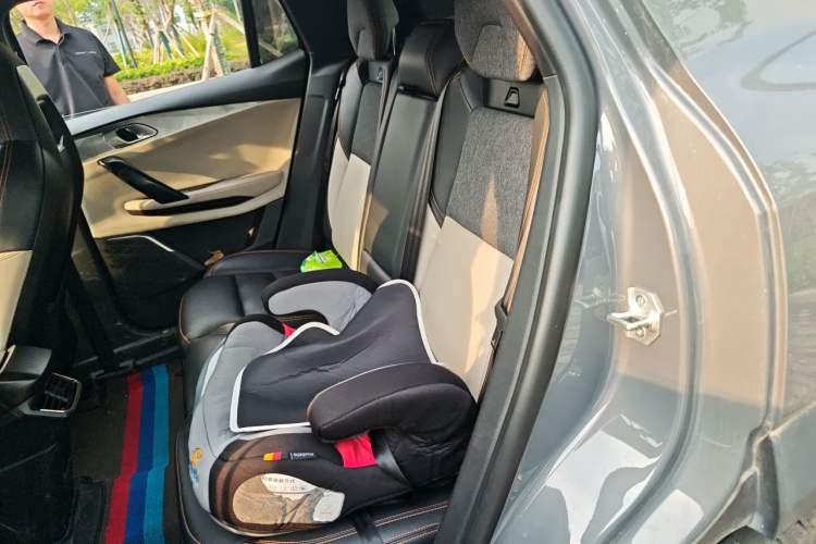 Used Lynk & Co 06 2020 1.5T MHEV Pro Left Rear Seat