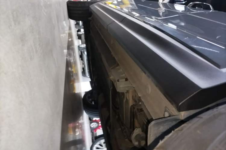 Used Lynk & Co 06 2020 1.5T YAO Halo Left Side Sill