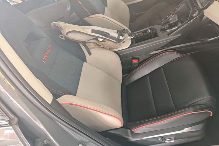 Used Lynk & Co 06 2020 1.5T YAO Halo Right Front Seat