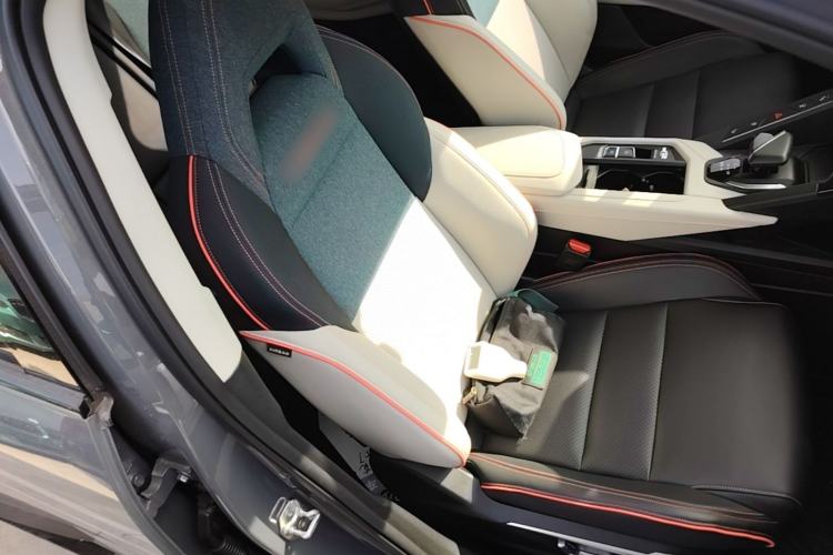 Used Lynk & Co 06 2020 1.5T YAO Halo Right Front Seat