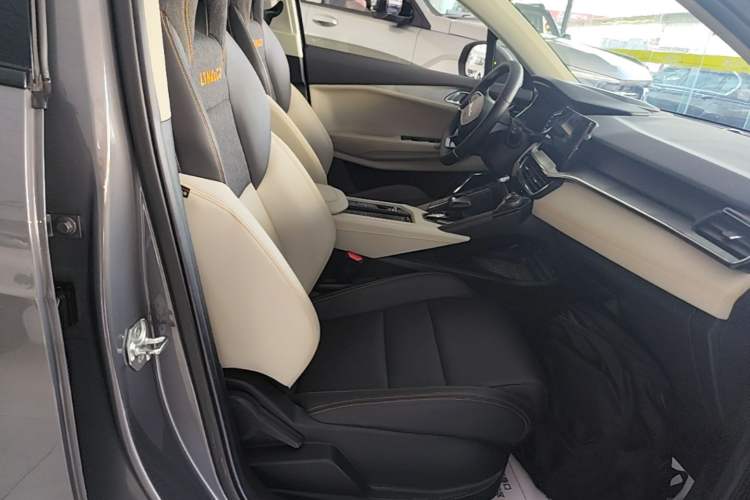 Used Lynk & Co 06 2020 1.5T Type Plus Right Front Seat