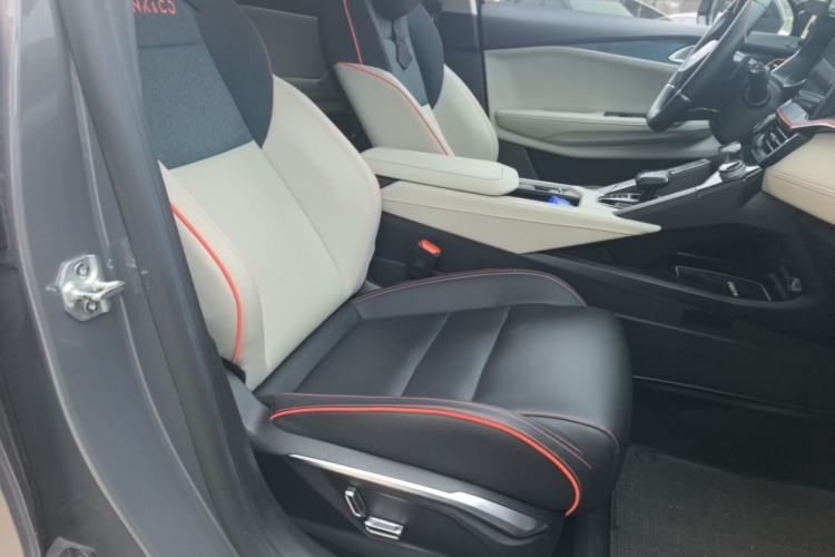 Used Lynk & Co 06 2020 1.5T YAO Halo Right Front Seat