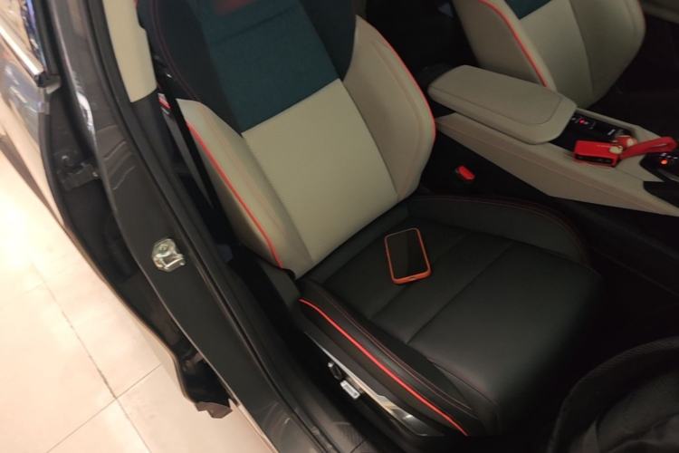 Used Lynk & Co 06 2020 1.5T YAO Halo Right Front Seat