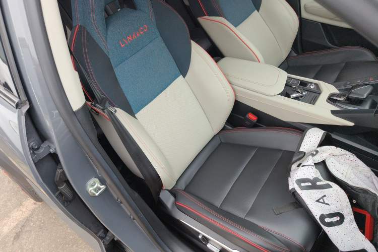 Used Lynk & Co 06 2020 1.5T YAO Halo Right Front Seat