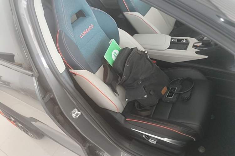 Used Lynk & Co 06 2020 1.5T YAO Halo Right Front Seat