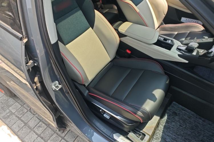 Used Lynk & Co 06 2020 1.5T YAO Halo Right Front Seat