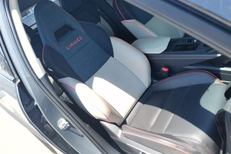 Used Lynk & Co 06 2020 1.5T YAO Halo Right Front Seat