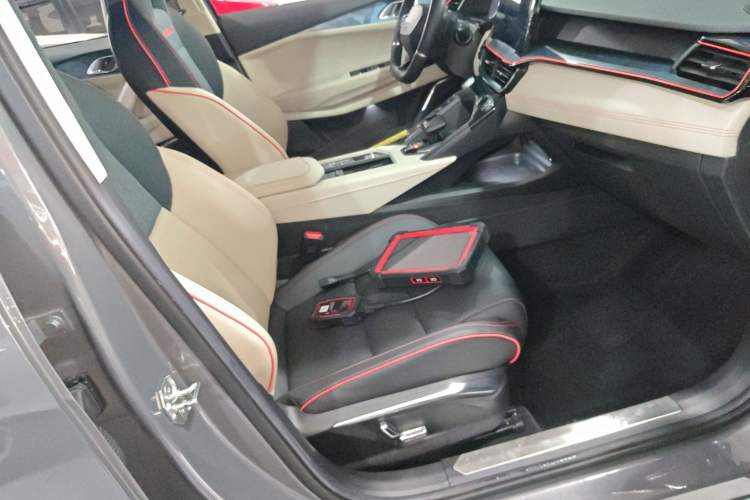 Used Lynk & Co 06 2020 1.5T YAO Halo Right Front Seat