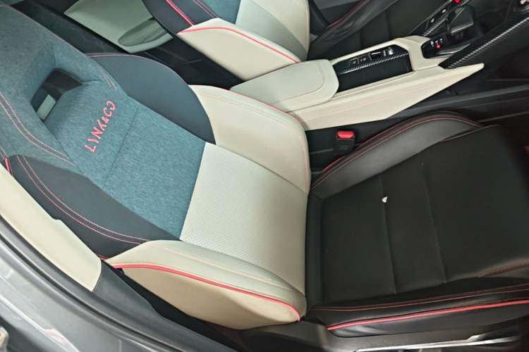 Used Lynk & Co 06 2020 1.5T YAO Halo Right Front Seat
