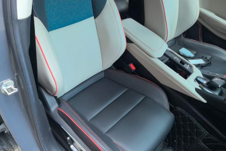 Used Lynk & Co 06 2020 1.5T YAO Halo Right Front Seat