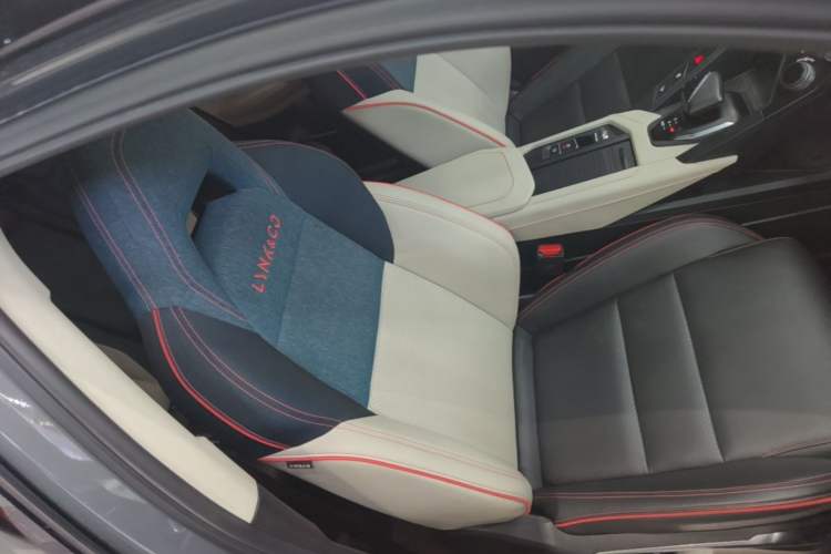 Used Lynk & Co 06 2020 1.5T YAO Halo Right Front Seat