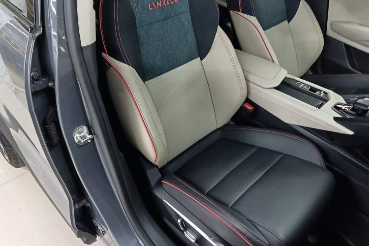 Used Lynk & Co 06 2020 1.5T YAO Halo Right Front Seat