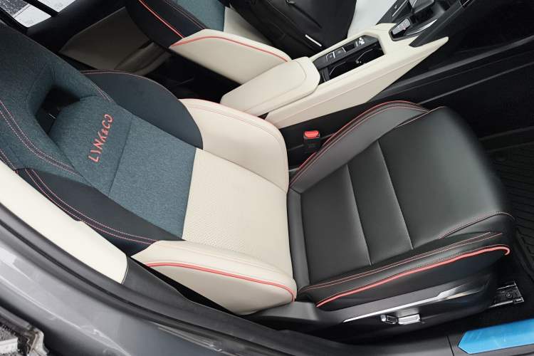 Used Lynk & Co 06 2020 1.5T YAO Halo Right Front Seat