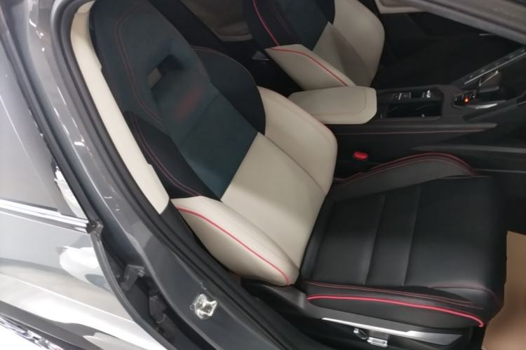 Used Lynk & Co 06 2020 1.5T YAO Halo Right Front Seat