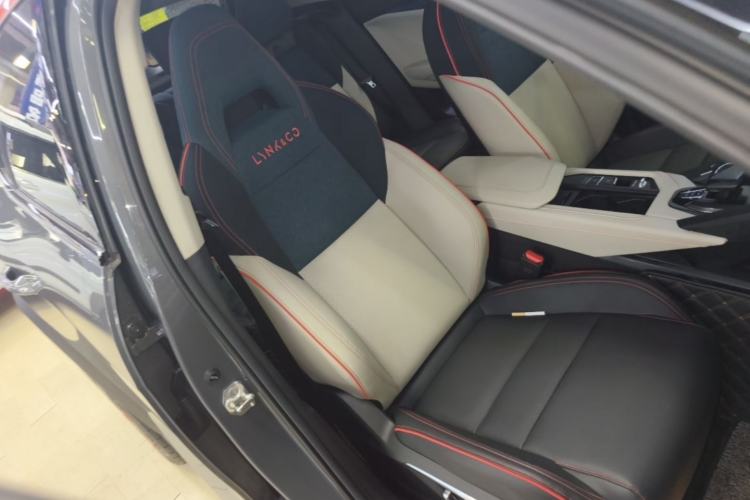 Used Lynk & Co 06 2020 1.5T YAO Halo Right Front Seat