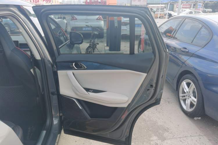 Used Lynk & Co 06 2020 1.5T YAO Halo Right Rear Door Interior