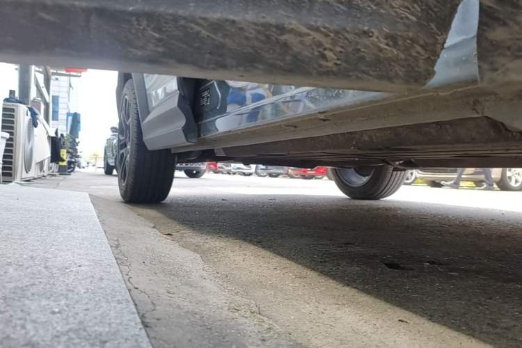 Used Lynk & Co 06 2020 1.5T Type Plus Right Side Sill