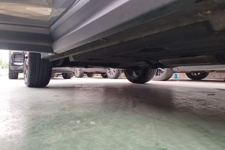 Used Lynk & Co 06 2020 1.5T YAO Halo Right Side Sill